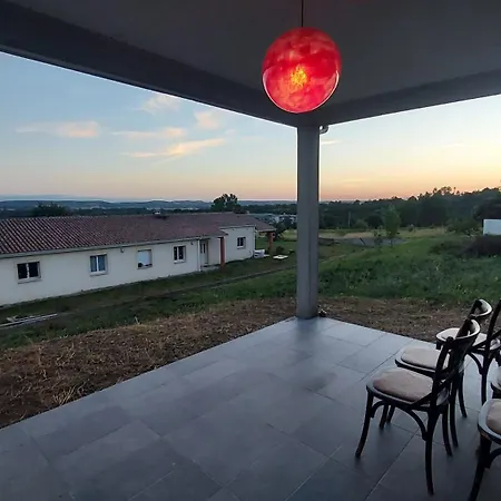 Elegante Vue Pyrenees فيلة *